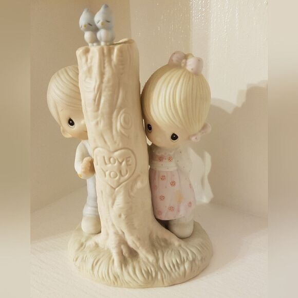PRECIOUS MOMENTS "THEE I LOVE" ~ Porcelaine Figurine *NEW 1979 - Picture 3 of 6